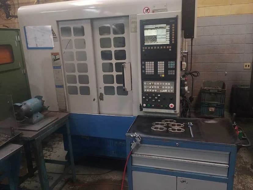 Centro de Usinagem CNC Centro de Usinagem CNC
